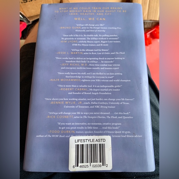 25 DAYS by Drew Logan with Myatt Murphy Hardcover Book - Picture 3 of 8